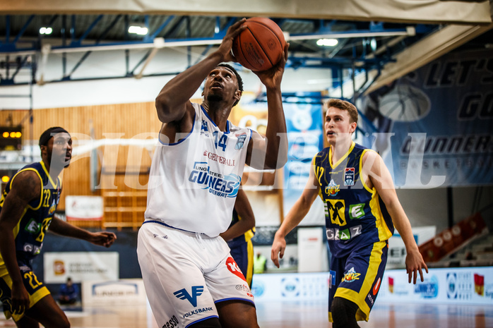 Basketball, bet-at-home Basketball Superliga 2021/22, Grunddurchgang Runde 12, Oberwart Gunners, UBSC Graz, Emondre Rickman (14)