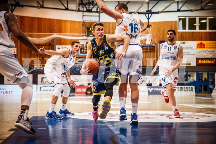 Basketball, bet-at-home Basketball Superliga 2021/22, Grunddurchgang Runde 12, Oberwart Gunners, UBSC Graz, Lukas Simoner (12)