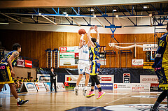 Basketball, bet-at-home Basketball Superliga 2021/22, Grunddurchgang Runde 12, Oberwart Gunners, UBSC Graz, Sebastian Käferle (7)