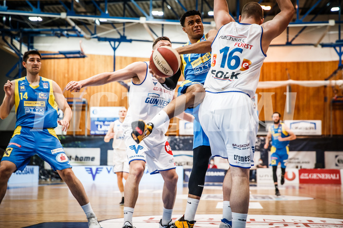 Basketball, bet-at-home Basketball Superliga 2020/21, Viertelfinale Spiel 3, Oberwart Gunners, SKN St. Pölten, Steven Kaltenbrunner (7)