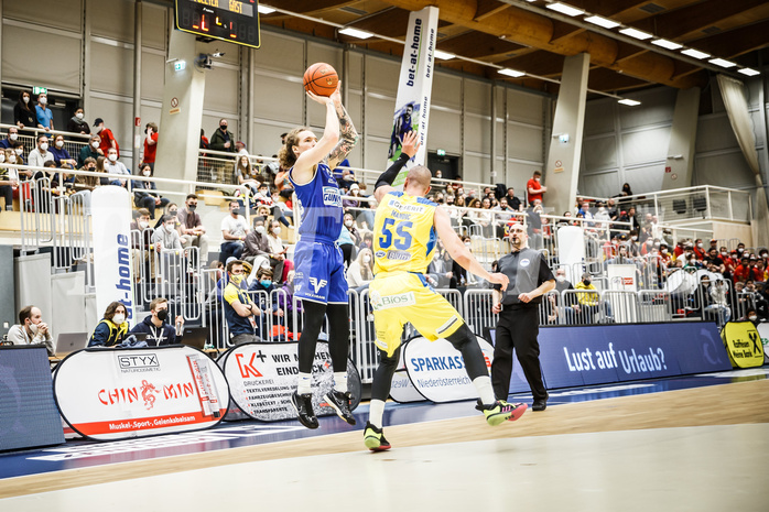 Basketball, bet-at-home Basketball Superliga 2021/22, Grunddurchgang 15.Runde, SKN St. Pölten Basketball, Oberwart Gunners, Travis Atson (4)