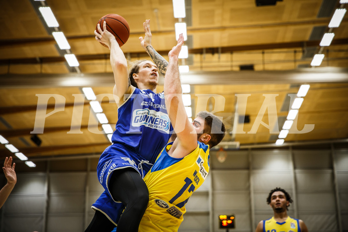 Basketball, bet-at-home Basketball Superliga 2021/22, Grunddurchgang 15.Runde, SKN St. Pölten Basketball, Oberwart Gunners, Travis Atson (4)