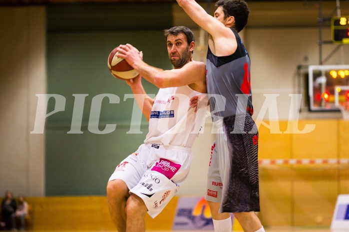 Basketball, 2.Bundesliga, Grunddurchgang 10.Runde, Mattersburg Rocks, Villach Raiders, Ramiz Suljanovic (15), Erik Rhinehart (11)