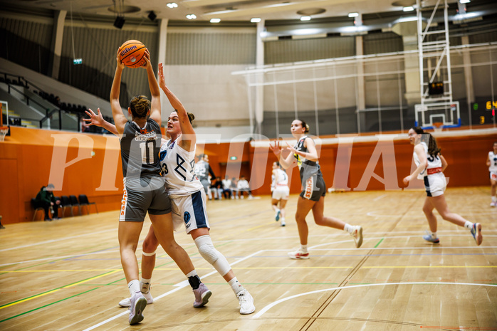 Basketball, Win2Day Basketball Damen Superliga 2024/25, Grunddurchgang 9.Runde, Vienna Timberwolves, Klosterneuburg Duchess, Iva Sanseovic (11), Lea Feitl (33)