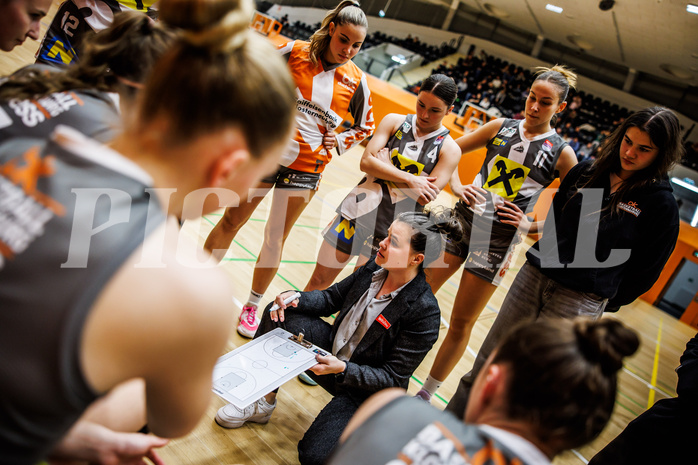 Basketball, Win2Day Basketball Damen Superliga 2024/25, Grunddurchgang 9.Runde, Vienna Timberwolves, Klosterneuburg Duchess, Diana Picorusevic (Head Coach)