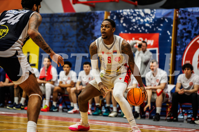 Basketball, win2day Basketball Superliga 2023/24, 4.Plazierungsrunde, Traiskirchen Lions, Gmunden Swans, Davon Clare (5)