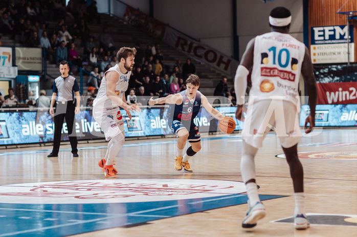 Basketball, Basketball Superliga 2023/24 , Qualifikationsrunde 4, Oberwart Gunners, BBC Nord Dragonz, Daniel Koeppel (14), Valentin Pasterk (6), Munis Tutu (10)