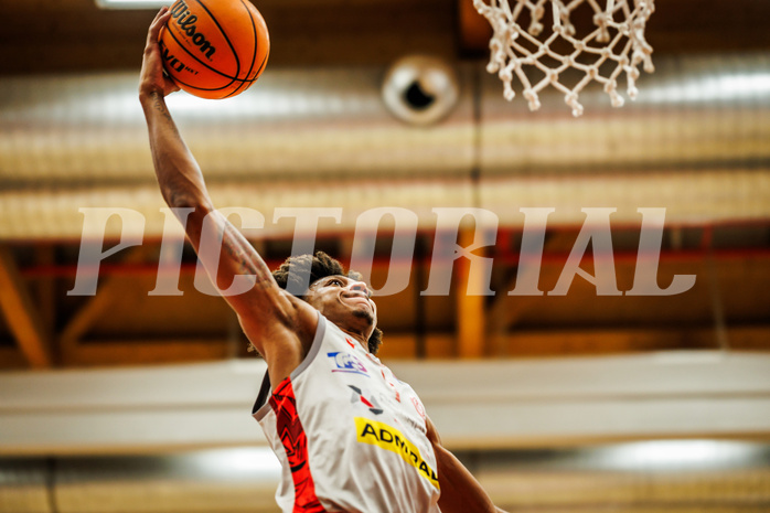 Basketball, win2day Basketball Superliga 2023/24, 4.Plazierungsrunde, Traiskirchen Lions, Gmunden Swans, Demarcus Demonia (4)