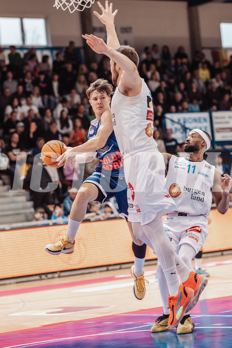 Basketball, Basketball Superliga 2023/24 , Qualifikationsrunde 4, Oberwart Gunners, BBC Nord Dragonz, Valentin Pasterk (6), Daniel Koeppel (14)