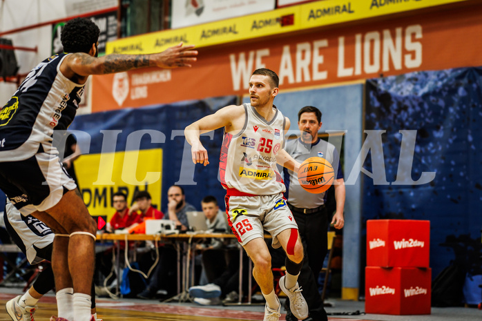 Basketball, win2day Basketball Superliga 2023/24, 4.Plazierungsrunde, Traiskirchen Lions, Gmunden Swans, Edgars Lasenbergs (25)