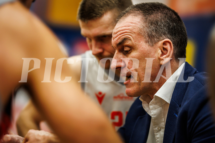 Basketball, win2day Basketball Superliga 2023/24, 4.Plazierungsrunde, Traiskirchen Lions, Gmunden Swans, Radomir Mijanovic (Head Coach)