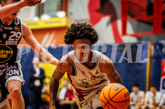 Basketball, win2day Basketball Superliga 2023/24, 4.Plazierungsrunde, Traiskirchen Lions, Gmunden Swans, Demarcus Demonia (4)