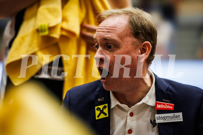 Basketball, win2day Basketball Superliga 2023/24, 4.Plazierungsrunde, Traiskirchen Lions, Gmunden Swans, Anton Mirolybov (Head Coach)