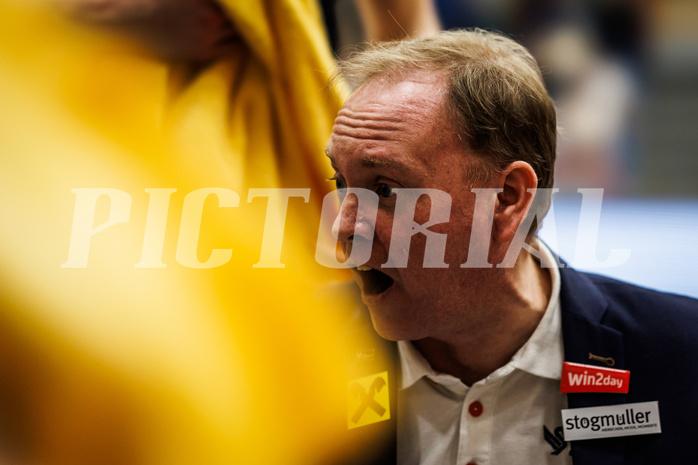 Basketball, win2day Basketball Superliga 2023/24, 4.Plazierungsrunde, Traiskirchen Lions, Gmunden Swans, Anton Mirolybov (Head Coach)