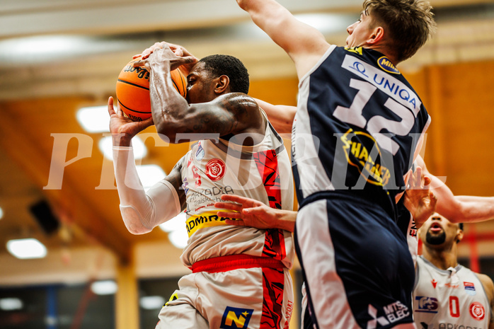 Basketball, win2day Basketball Superliga 2023/24, 4.Plazierungsrunde, Traiskirchen Lions, Gmunden Swans, Davon Clare (5)