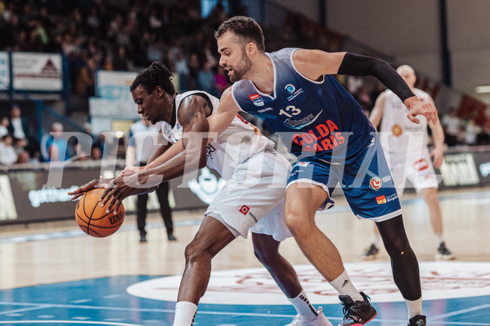 Basketball, Basketball Superliga 2023/24 , Qualifikationsrunde 4, Oberwart Gunners, BBC Nord Dragonz, Shaquille Rombley (5), Tino Sebalj (13)