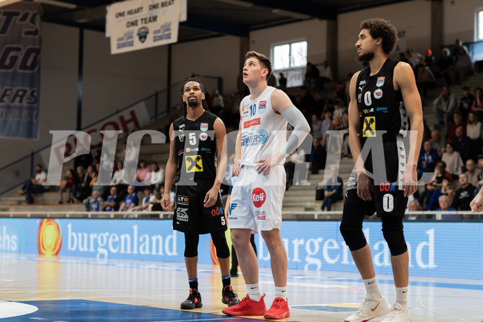 Basketball, Basketball Superliga 2022/23, Platzierungsrunde 5, Oberwart Gunners, Flyers Wels, Terrell Allen (5), Brock Gardner (10), Chase Jeter (0)
