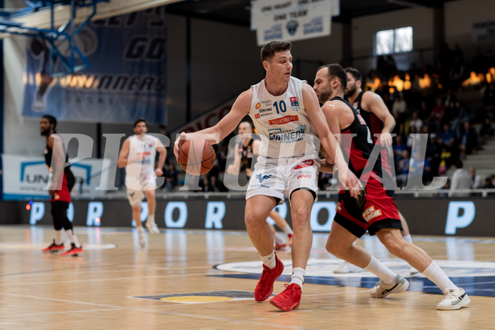 Basketball, Basketball Superliga 2022/23, Platzierungsrunde 3, Oberwart Gunners, BC Vienna, Brock Gardner (10), Enis Murati (44)
