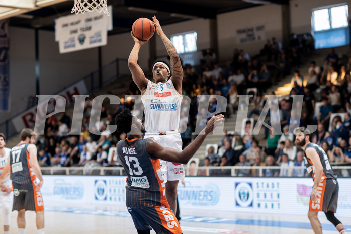 Basketball, Basketball Superliga 2022/23, Viertelfinale Spiel 1, Oberwart Gunners, Klosterneuburg Dukes, Joshua Nurse (13), Rob Howard (5)