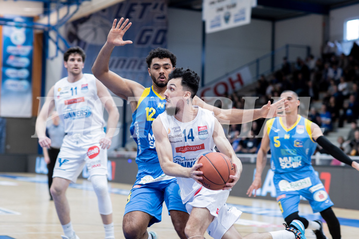Basketball, Basketball Superliga 2022/23, Grunddurchgang Runde 20 , Oberwart Gunners, Flyers Wels, John Joseph Rauch (11), Rashaan Gyulain Mbemba (12), Derek Hanes (14), Philip Jalapoor (5)