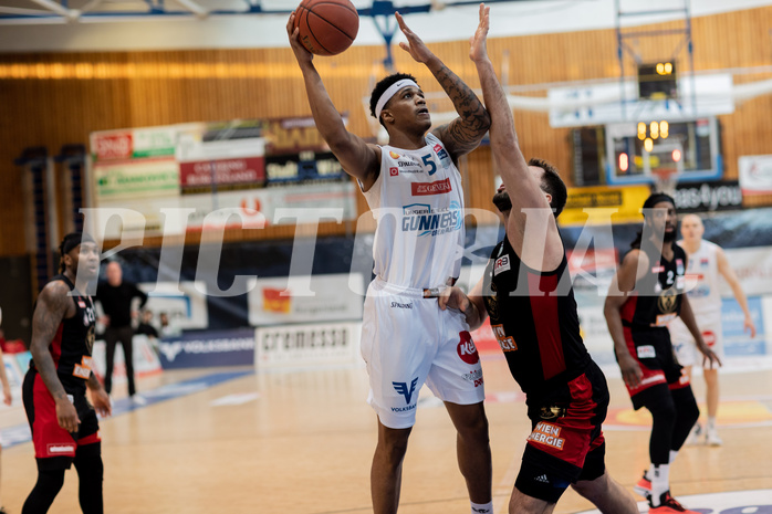 Basketball, Basketball Superliga 2022/23, Platzierungsrunde 3, Oberwart Gunners, BC Vienna, Rob Howard (5), Jozo Rados (3)