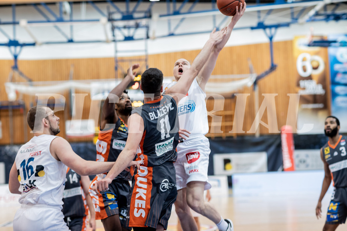 Basketball, Basketball Superliga 2022/23, Platzierungsrunde 10, Oberwart Gunners, Klosterneuburg Dukes, Renato Poljak (16), Kevin Bracy-Davis (0), Sebastian K
