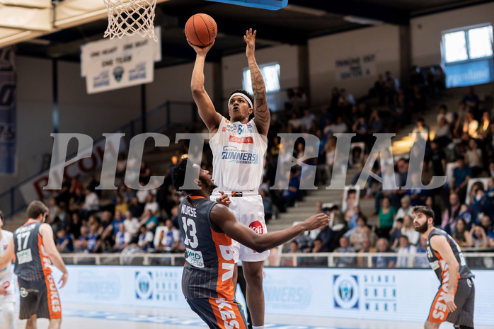 Basketball, Basketball Superliga 2022/23, Viertelfinale Spiel 1, Oberwart Gunners, Klosterneuburg Dukes, Joshua Nurse (13), Rob Howard (5)