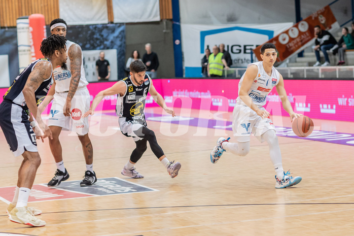 Basketball, Basketball Superliga 2022/23, 1. Platzierungsrunde, Oberwart Gunners, Gmunden Swans, Daniel Friedrich (6), Magdy Aboud-Ahmed(6)