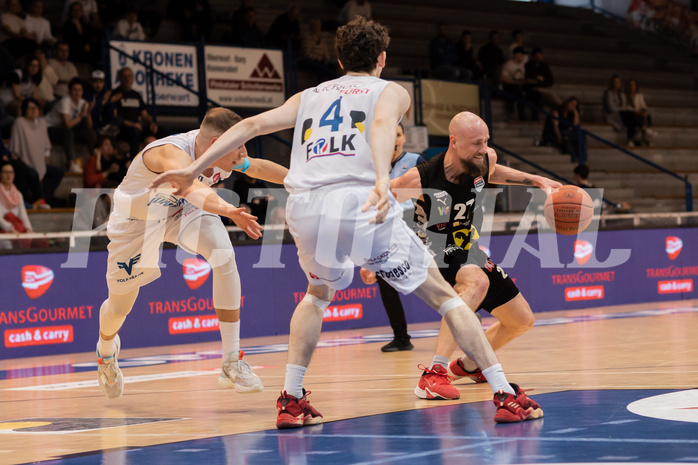 Basketball, Basketball Superliga 2022/23, Platzierungsrunde 5, Oberwart Gunners, Flyers Wels, Edi Patekar (9), Christian von Fintel (27)