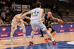 Basketball, Basketball Superliga 2022/23, Platzierungsrunde 5, Oberwart Gunners, Flyers Wels, Edi Patekar (9), Christian von Fintel (27)