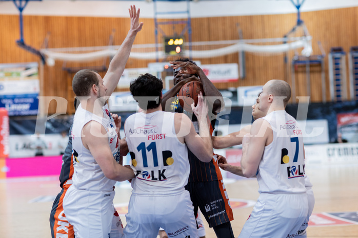 Basketball, Basketball Superliga 2022/23, Viertelfinale Spiel 3, Oberwart Gunners, Klosterneuburg Dukes, Renato Poljak (16), John Joseph Rauch (11), Kevin Bracy-Davis (0), Sebastian K