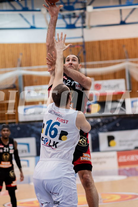 Basketball, Basketball Superliga 2022/23, Platzierungsrunde 3, Oberwart Gunners, BC Vienna, Antonio Kreso (27), Renato Poljak (16)