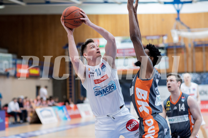 Basketball, Basketball Superliga 2022/23, Viertelfinale Spiel 3, Oberwart Gunners, Klosterneuburg Dukes, Brock Gardner (10), Kevin Bracy-Davis (0)