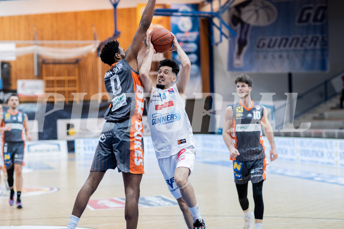 Basketball, Basketball Superliga 2022/23, Viertelfinale Spiel 3, Oberwart Gunners, Klosterneuburg Dukes, Kevin Bracy-Davis (0), Derek Hanes (14), Lennart Burgemeister (10)