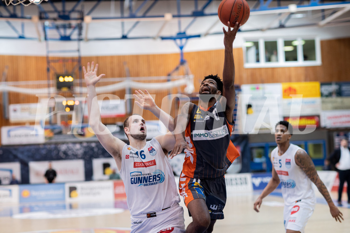 Basketball, Basketball Superliga 2022/23, Viertelfinale Spiel 3, Oberwart Gunners, Klosterneuburg Dukes, Renato Poljak (16), Kevin Bracy-Davis (0), Rob Howard (5)
