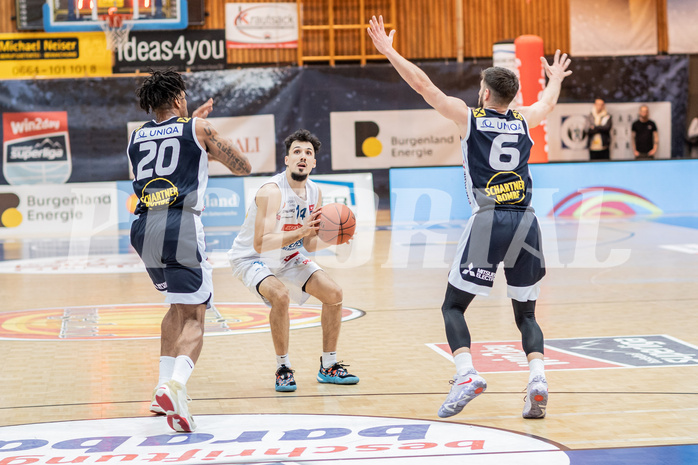Basketball, Basketball Superliga 2022/23, 1. Platzierungsrunde, Oberwart Gunners, Gmunden Swans, Urald King (20), Derek Hanes (14), Daniel Friedrich (6)