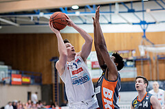 Basketball, Basketball Superliga 2022/23, Viertelfinale Spiel 3, Oberwart Gunners, Klosterneuburg Dukes, Brock Gardner (10), Kevin Bracy-Davis (0)