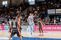 Basketball, Basketball Superliga 2022/23, Viertelfinale Spiel 1, Oberwart Gunners, Klosterneuburg Dukes, Predrag Miletic (8), Magdy Aboud-Ahmed(6), Kevin Bracy-Davis (0)