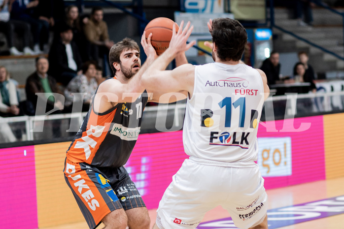 Basketball, Basketball Superliga 2022/23, Platzierungsrunde 10, Oberwart Gunners, Klosterneuburg Dukes, Jakob Wonisch (17), John Joseph Rauch (11)