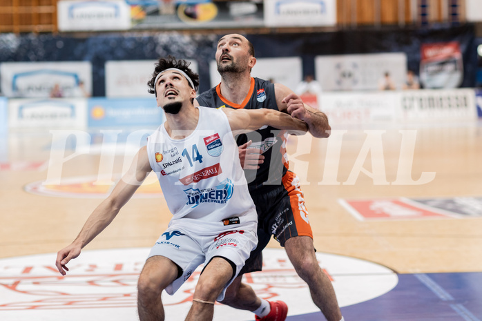 Basketball, Basketball Superliga 2022/23, Viertelfinale Spiel 1, Oberwart Gunners, Klosterneuburg Dukes, Derek Hanes (14), Predrag Miletic (8)