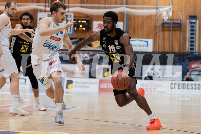 Basketball, Basketball Superliga 2022/23, Platzierungsrunde 5, Oberwart Gunners, Flyers Wels, Jonathan Knessl (12), Austen Awosika (10)