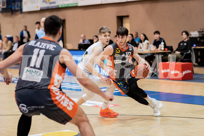Basketball, Basketball Superliga 2022/23, Viertelfinale Spiel 1, Oberwart Gunners, Klosterneuburg Dukes, Florian Koeppel (8), Lennart Burgemeister (10)