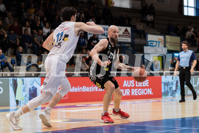 Basketball, Basketball Superliga 2022/23, Platzierungsrunde 5, Oberwart Gunners, Flyers Wels, John Joseph Rauch (11), Christian von Fintel (27)