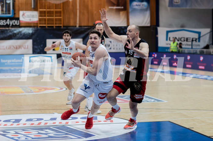 Basketball, Basketball Superliga 2022/23, Platzierungsrunde 3, Oberwart Gunners, BC Vienna, Brock Gardner (10), Nemanja Milosevic (15)