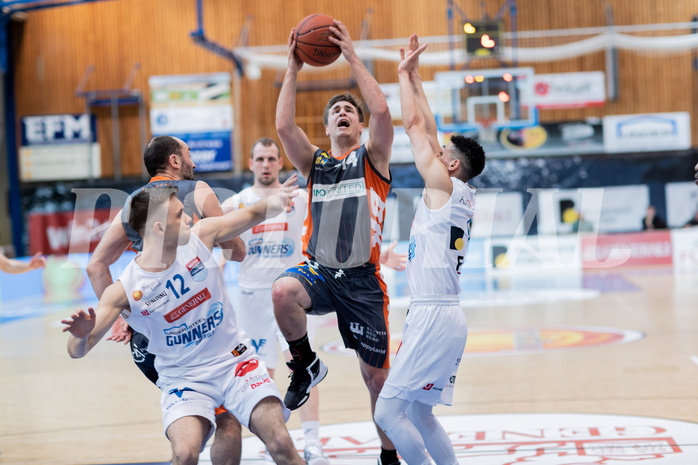 Basketball, Basketball Superliga 2022/23, Viertelfinale Spiel 3, Oberwart Gunners, Klosterneuburg Dukes, Jonathan Knessl (12), Renato Poljak (16), Valentin Bauer (14), Magdy Aboud-Ahmed(6)
