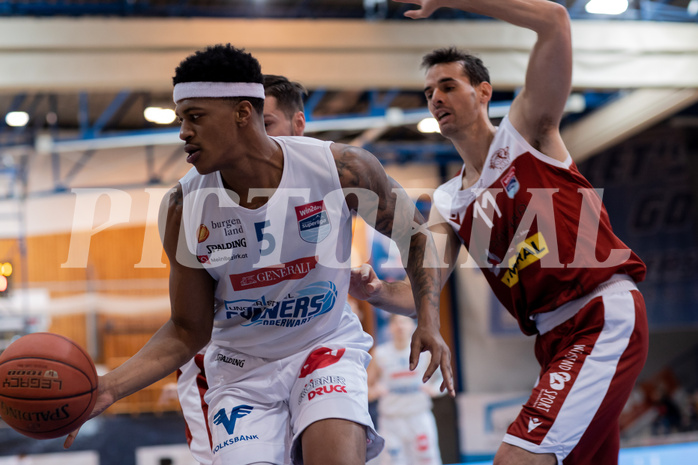 Basketball, Basketball Superliga 2022/23, Grunddurchgang Runde 20 , Oberwart Gunners, Flyers Wels, Rob Howard (5), Fabricio Vay (11)