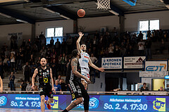 Basketball, Basketball Superliga 2022/23, Platzierungsrunde 5, Oberwart Gunners, Flyers Wels, Christian von Fintel (27), Donovan Smith (1), Derek Hanes (14)