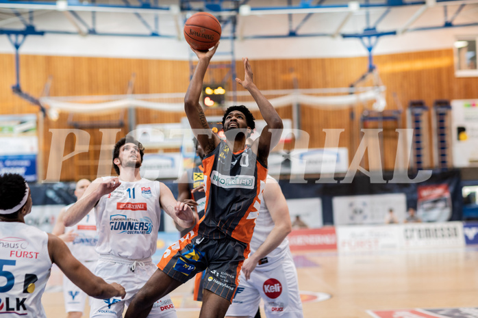 Basketball, Basketball Superliga 2022/23, Viertelfinale Spiel 1, Oberwart Gunners, Klosterneuburg Dukes, John Joseph Rauch (11), Kevin Bracy-Davis (0)