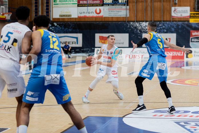 Basketball, Basketball Superliga 2022/23, Grunddurchgang Runde 20 , Oberwart Gunners, Flyers Wels, Edi Patekar (9), Philip Jalapoor (5)