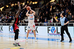Basketball, Basketball Superliga 2022/23, Platzierungsrunde 3, Oberwart Gunners, BC Vienna, John Joseph Rauch (11), Jahenns Manigat (21)